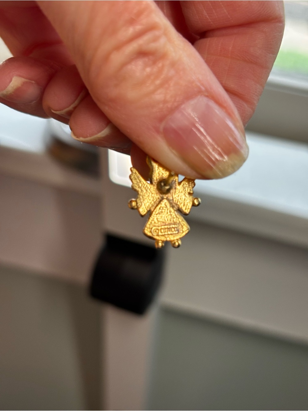 Vintage Camco Gold-Tone Angel Pendant with Clear and Red Stones Women Lapel Pin - Picture 2 of 2